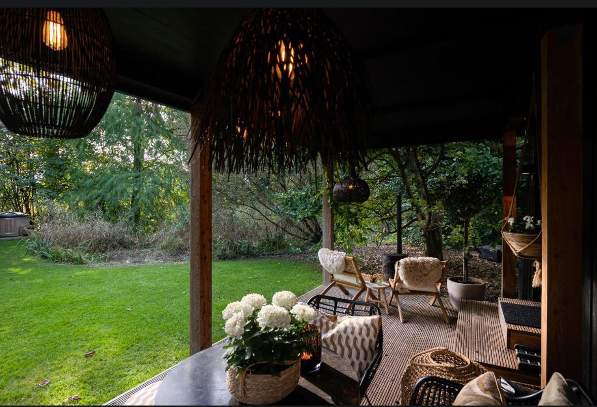 Little Escape No 2 Villa ลาเรน ภายนอก รูปภาพ